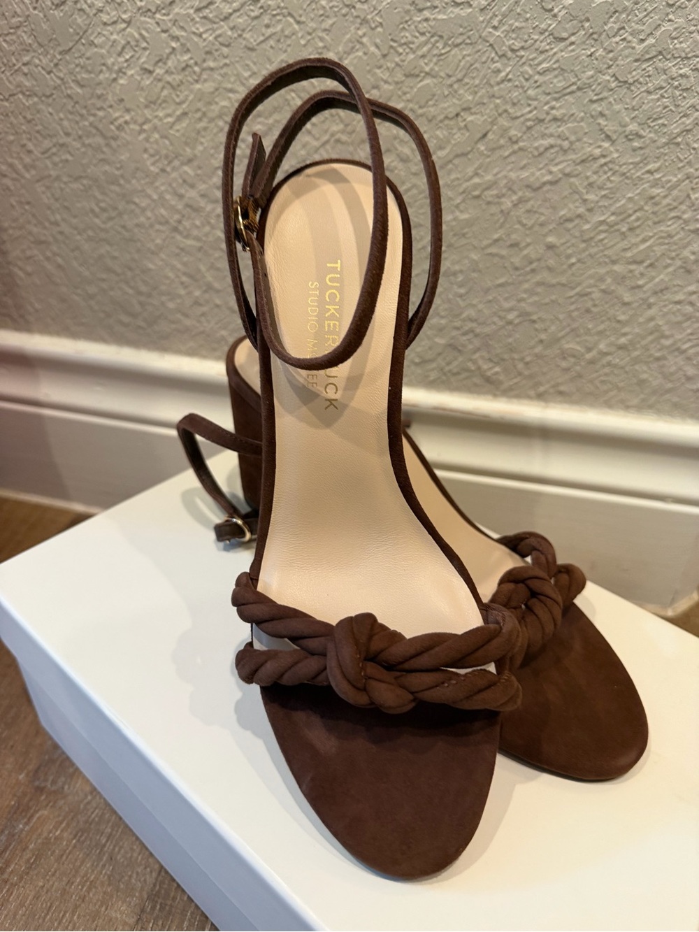 New In Box Tuckernuck x Studio McGee Wren Brown Braided Suede Block Heel Sandal